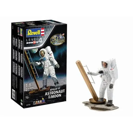 Revell Apollo 11 Astronaut On The Moon 50Th Anniversary Gift Set 1:8 - 03702 1