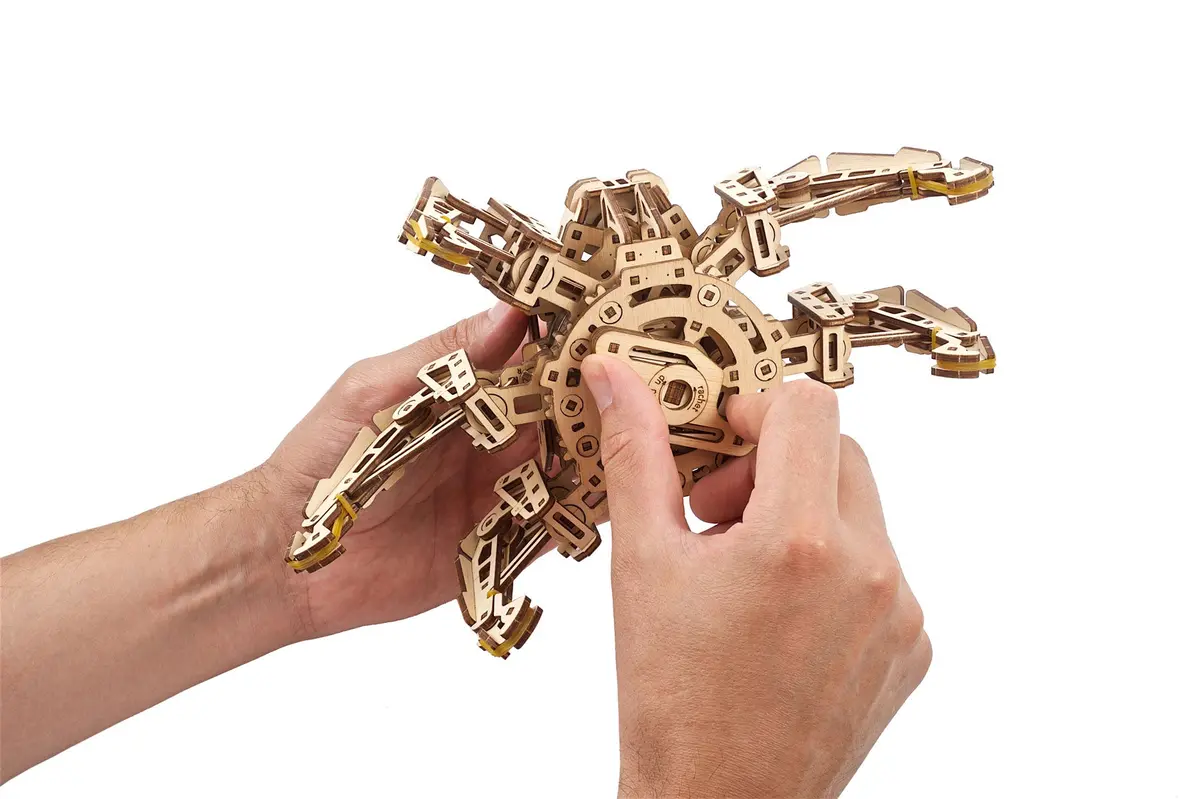Ugears Hexapod Explorer - 70158 2