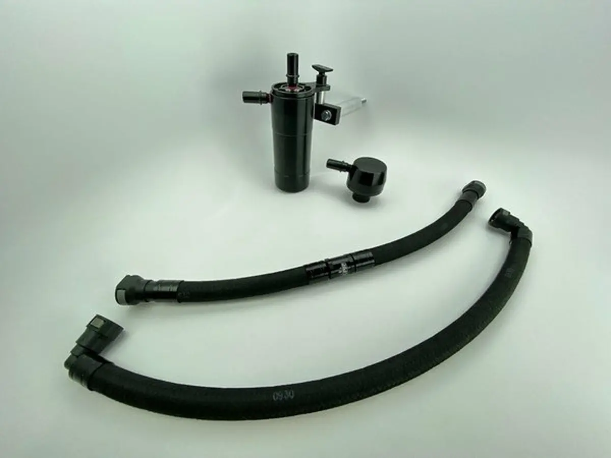 Upr Products Single Valve Catch Can W/Clean Side Separator Plug N Play (2020-2021 Shelby Gt500) 5030-262-1-Css 1